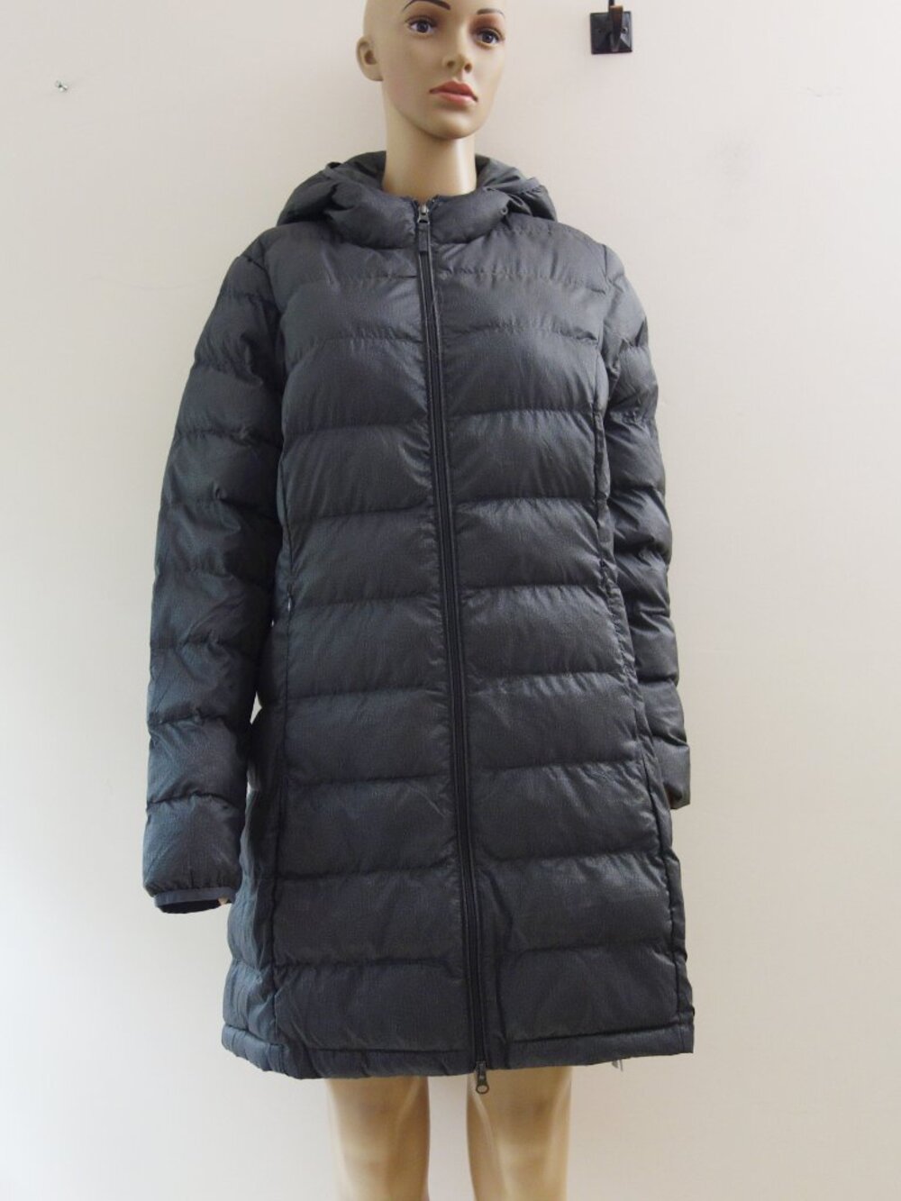 Amazon Essentials Women Puffer Long Jacket Lightweight (L) NWT Flawed